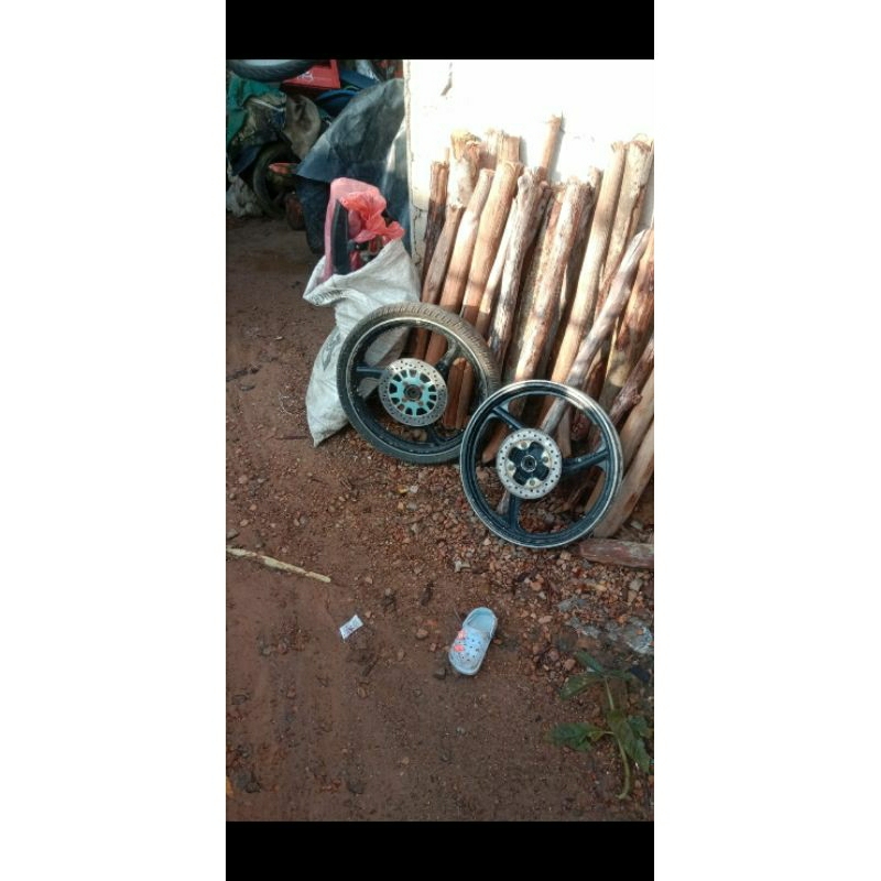 velg yamaha tiaraa/125z original