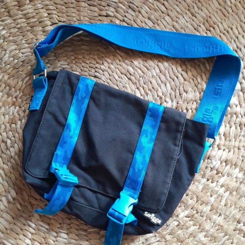 Smiggle sling bag ori