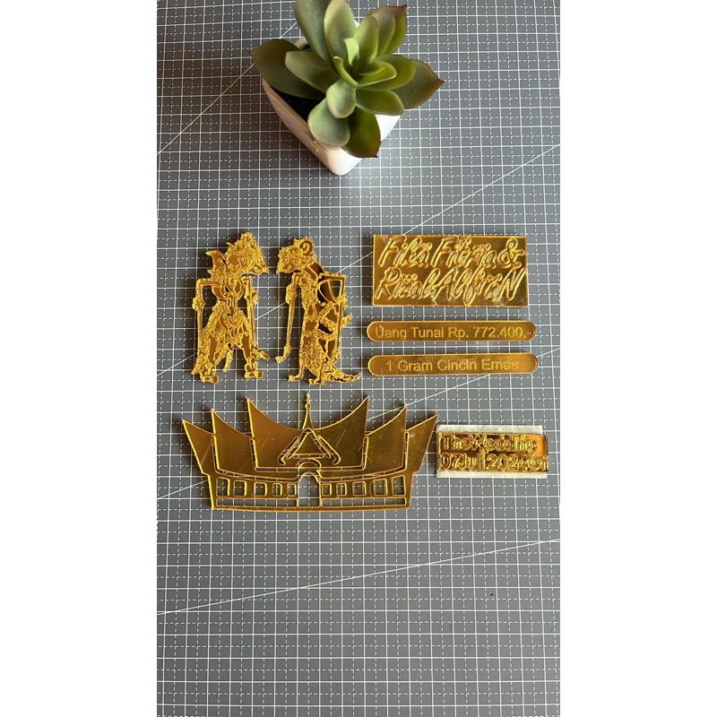 Bahan Akrilik Mahar Rumah Gadang Wayang