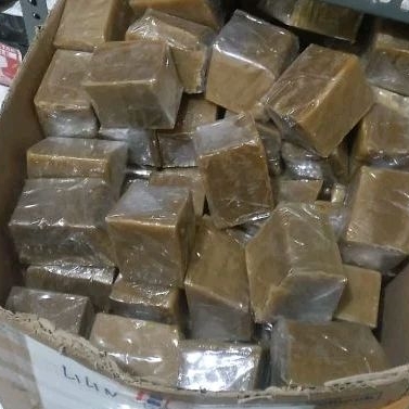 

Lilin batik, malam untuk batik tulis