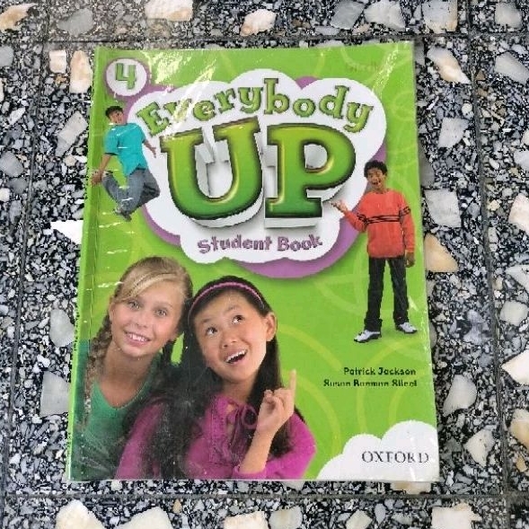 Everybody Up student book 4 preloved