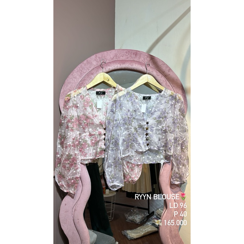 Ryyn Floral blouse crop top