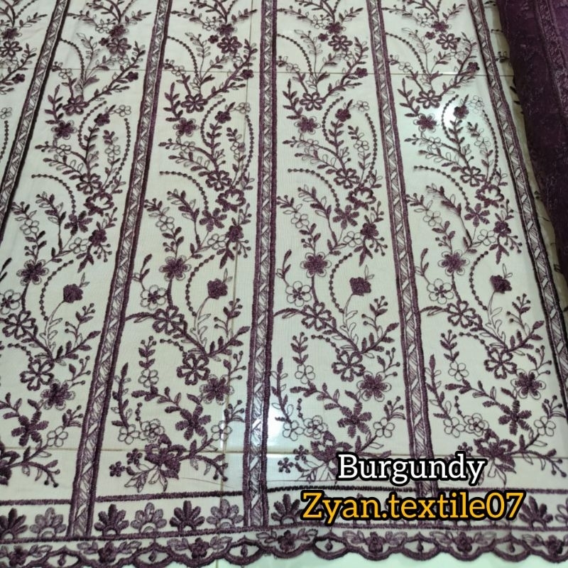 Kain Tile Etnik kotak / Tile Etnik Bunga Salur / Bahan Brokat kebaya
