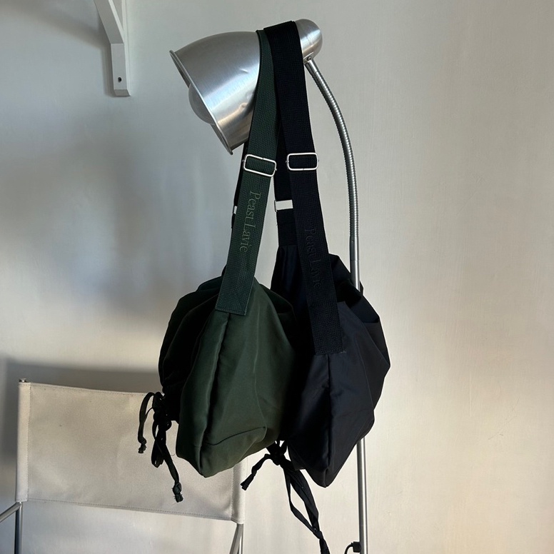 KODE M12G Peast Lavie  Mako Drawstring Shoulder Bag  Tas Bahu Serut  Uniqlo U Drawstring Bag