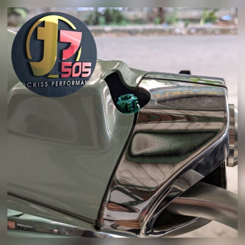 Baut Tutup Dudukan Spion Vespa Matic Titanium Gr 5