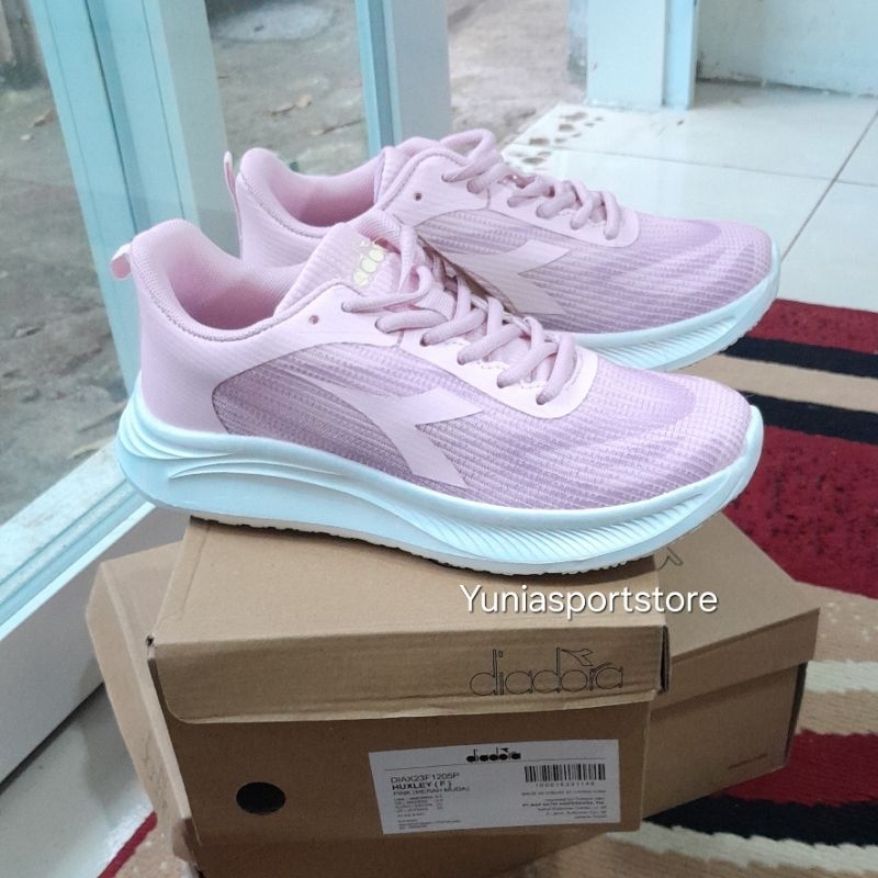 Diadora Huxley Pink size 37(23cm) BNIB 100% Original