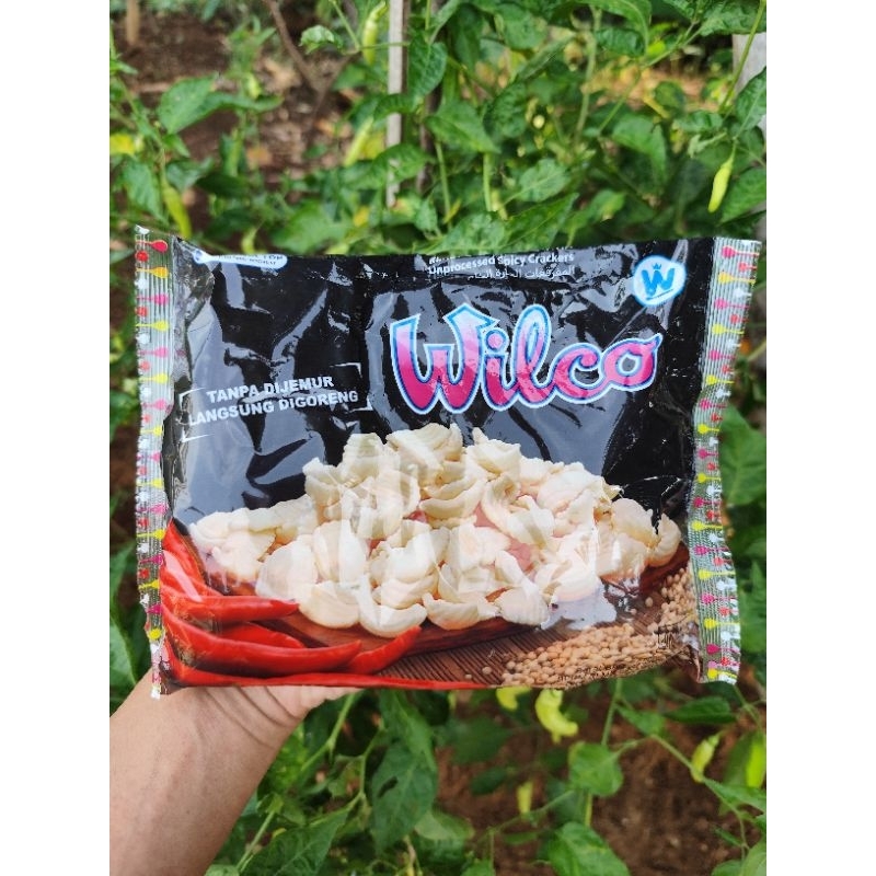 

kerupuk pedas Wilco 350 gram mentah langsung di goreng