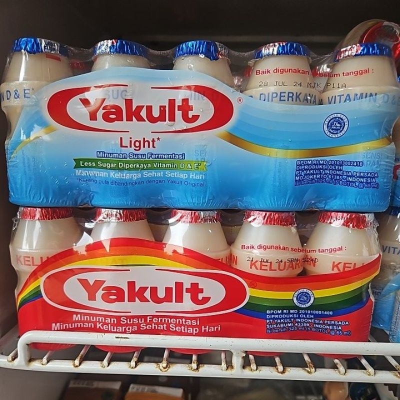 

Yakult Minuman Susu Fermentasi Kesehatan 1 pack isi 5 botol