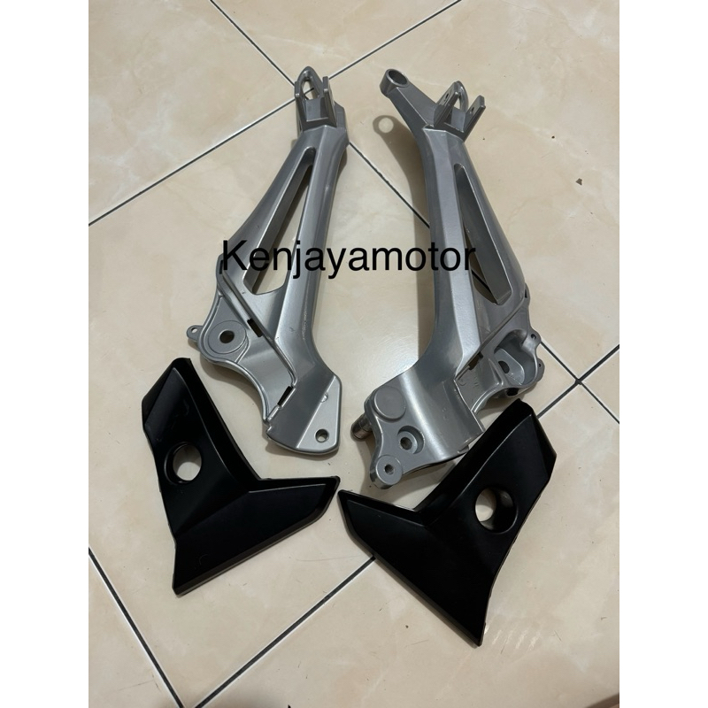 PANGKON DUDUKAN FOOTSTEP FOOT STEP BELAKANG SUPRA X 125 NEW CAKRAM
