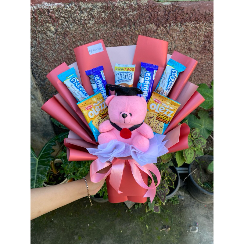 

BOUQET WISUDA BOUQET SNACK BOUQET BONEKA WISUDA