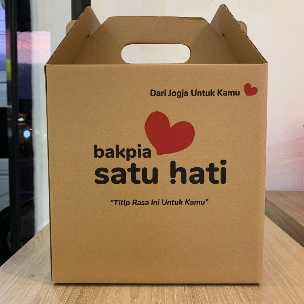 

Box Tenteng Bakpia Satu Hati