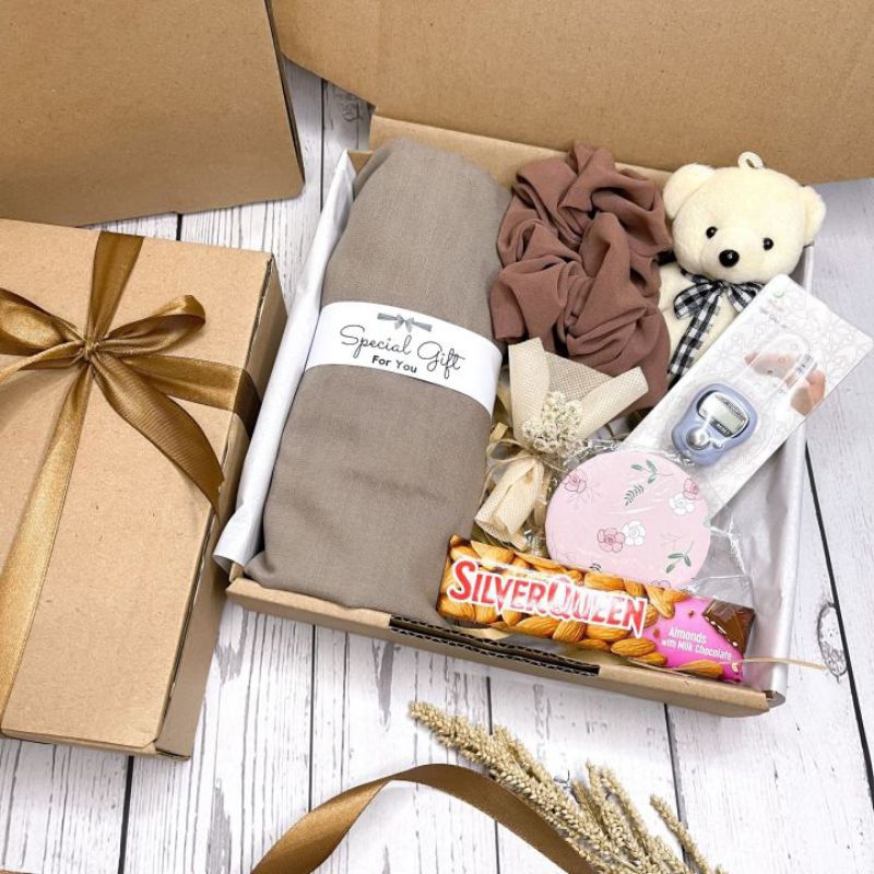 

Nirwana Hampers Box