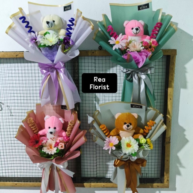 

Buket Boneka Plus Bunga Buket Murah
