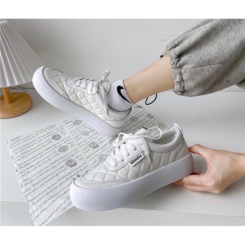 sepatu casual wanita