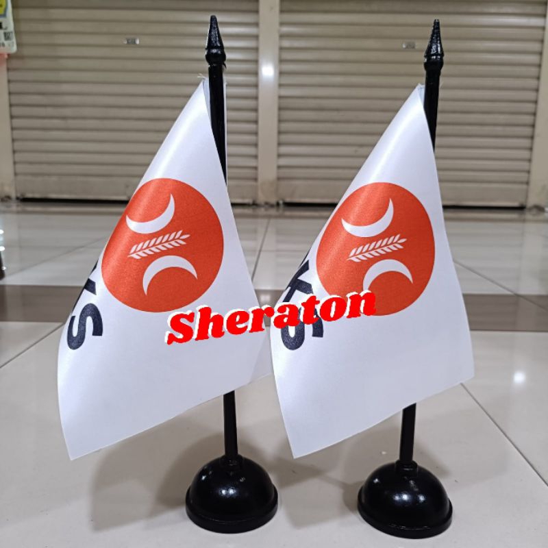 

tiang kayu meja+bendera partai PKS