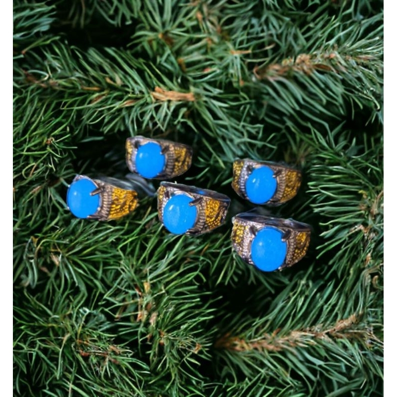 Cincin Batu Pospor menyala biru