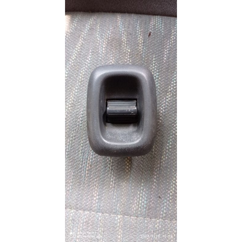 Tombol power window belakang suzuki baleno (bisa untuk kanan/kiri)