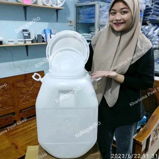 Murah Istimewa  Jual JERIGEN Plastik Bekas Kaporit Kapasitas 5 Liter Air  Drum Kaporit