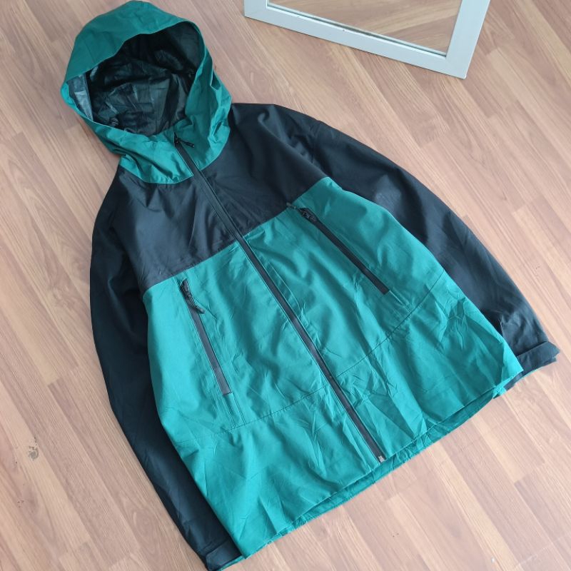 GU Active Blocktech Uniqlo Jacket