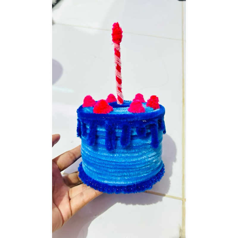 kue ulang tahun pipe cleaner