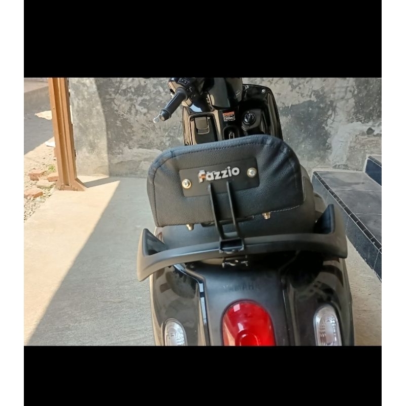 Behel sandaran Yamaha fazzio