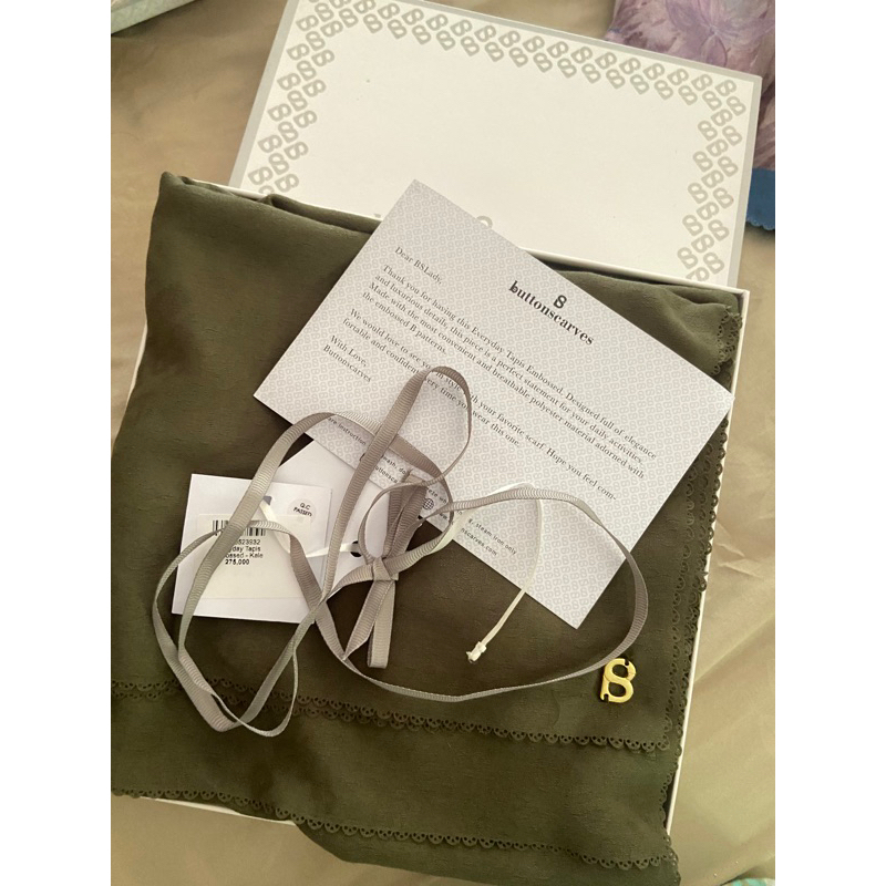 BUTTONSCARVES PL TAPIS EMBOSSED KALE