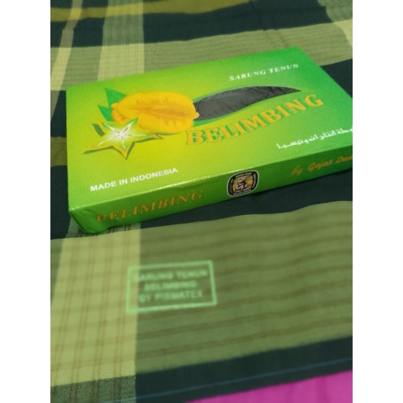 Sarung gajah duduk, belimbing,Addis by pismatex jadul (baru).