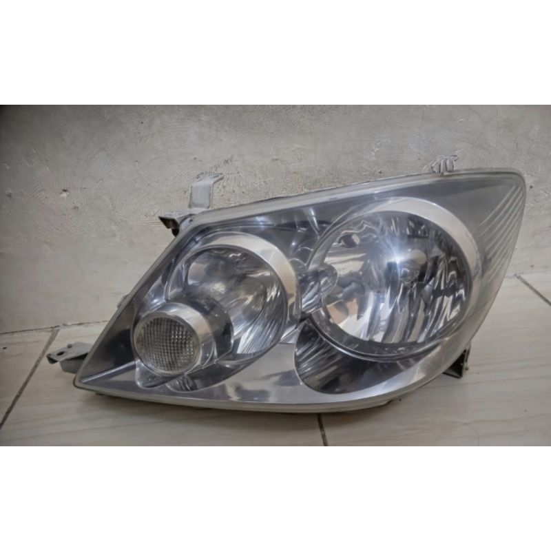 lampu depan,head lamp fortuner 2005-2008