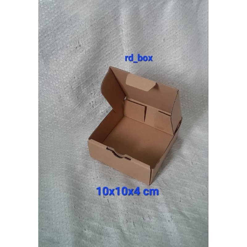 

Kardus/Box/karton/Dus,10x10x4 cm.box die cut,kotak kado,dus aksesories