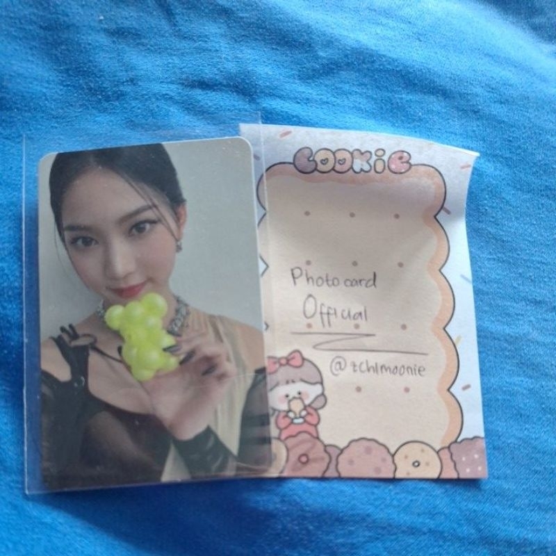 photocard isa stayc young luv teddy bear