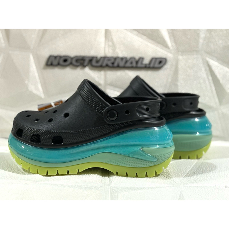 Crocs Classic Mega Crush Clog Hitam Multi Original FREE JIBBIT&TOTEBAG