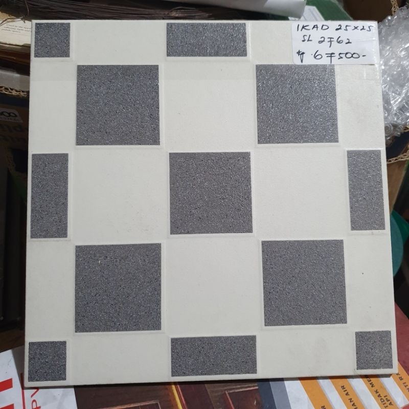 keramik lantai kamar mandi ruang cuci baju teras garasi IKAD 25x25 SL2762 kotak catur hitam black wh