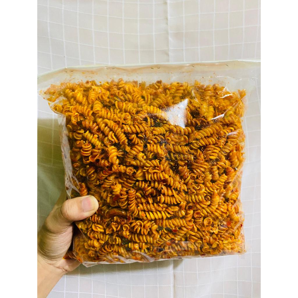 

sebring makaroni spiral/kriwil/ulir pedas daun jeruk bumbu melimpah/sebring makaroni spiral/kriwil original daun jeruk kemasan 500gr 250gr 100gr