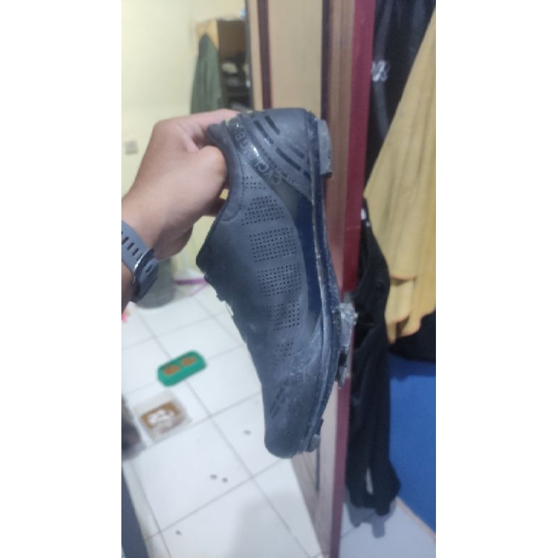 Sepatu cleat tabolu include pedal cleat promend second preloved bekas sepatu gowes sepatu sepeda