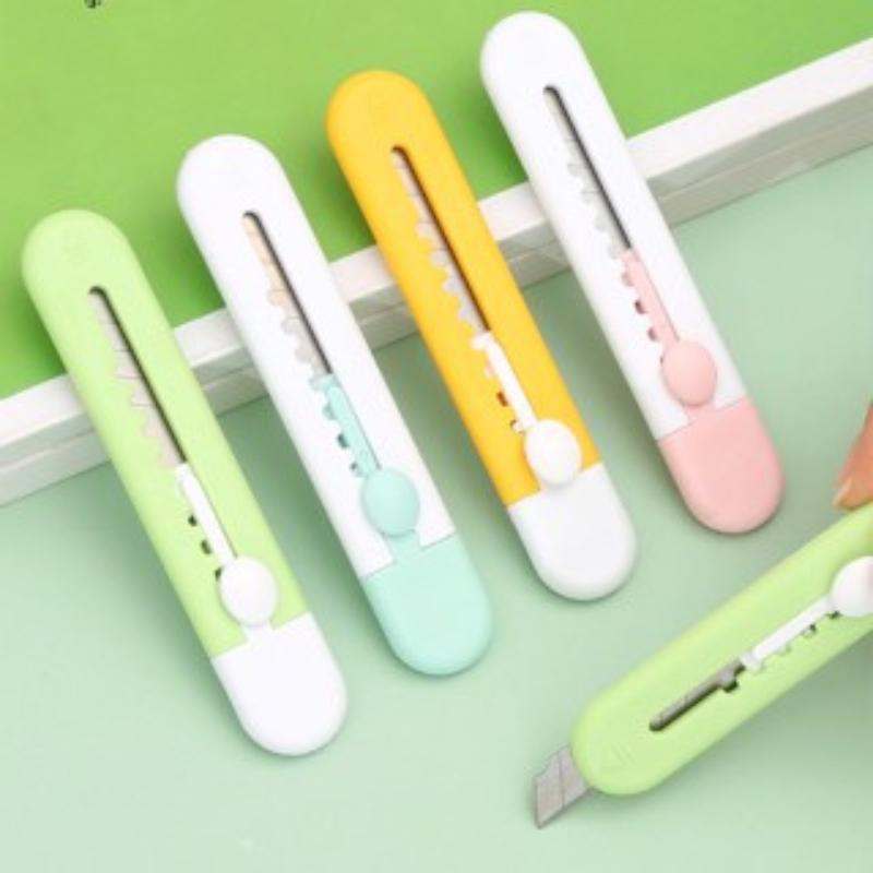 

Cutter kecil motif polos pemotong kertas serbaguna (1pcs) EYO BC11