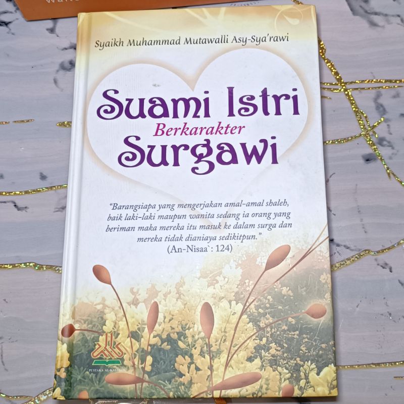 Buku suami istri berkarakter Surgawi