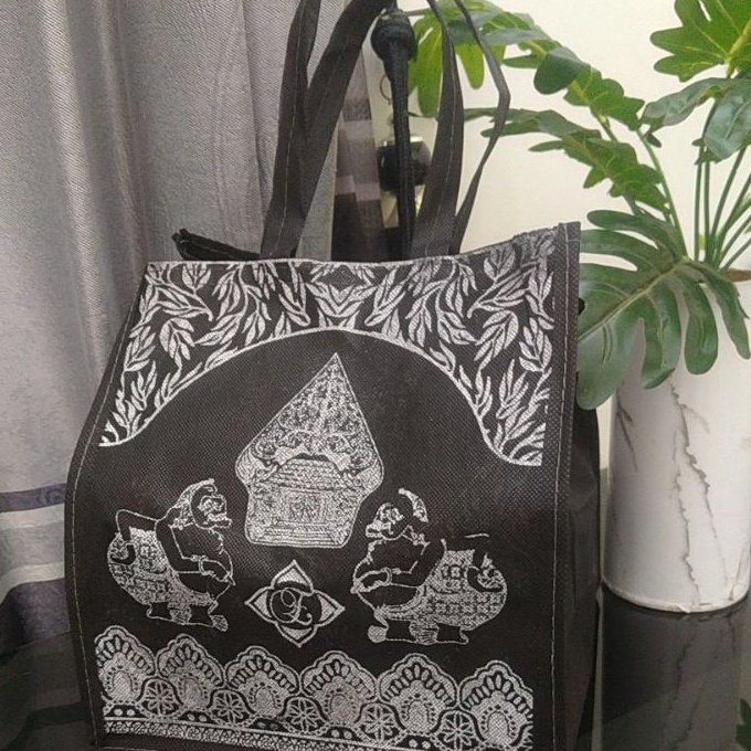 

KI3 tas hajatan dus 22x22 harga per lusin isi 12 psc