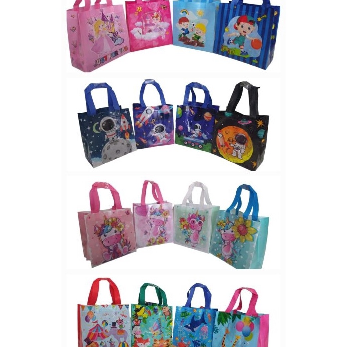 

KF7 Goodie bag karakter anakulang tahun 22x23x11 Lusinan isi 12pcs Goodiebag animasi goodie bag unicorncars