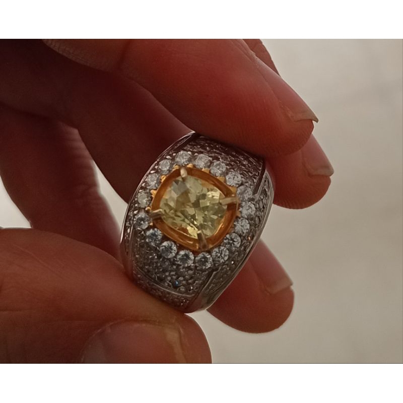 Dijual natural yellow sapphire srilangka