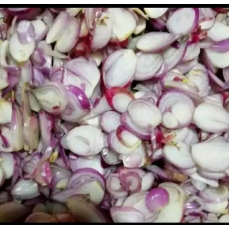 

Bawang merah kupas iris 250gram