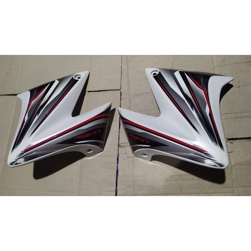 sayap tangki Yamaha Vixion old bekas original