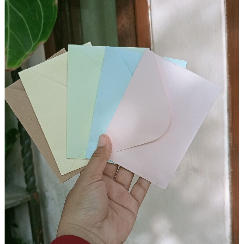 

Amplop A7 ukuran 8 x 11 cm isi 5 pcs