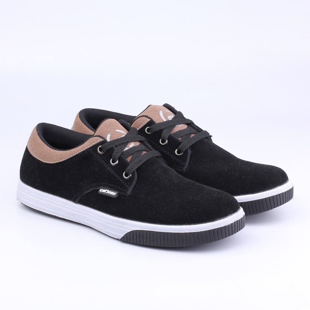 Sepatu Sneaker Casual Sekolah Pria Original Kulit suede Hitam / Sepatu Sneaker Terlaris