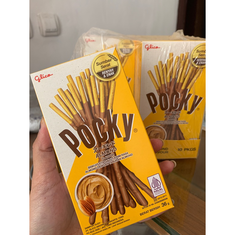 

pocky almond
