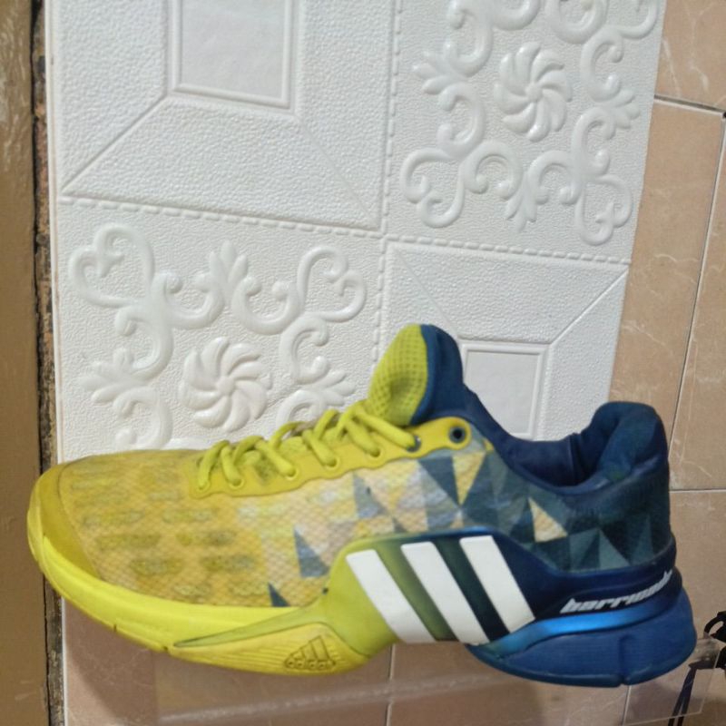 Sepatu Adidas basket second