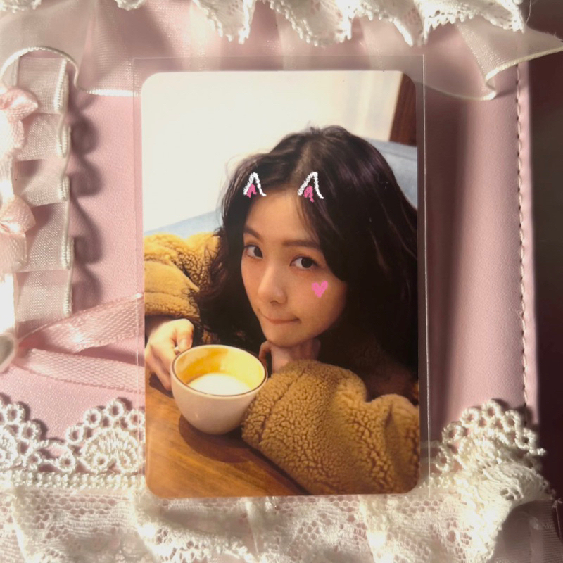 wts want to sell irene red velvet latte queendom coffee photocard