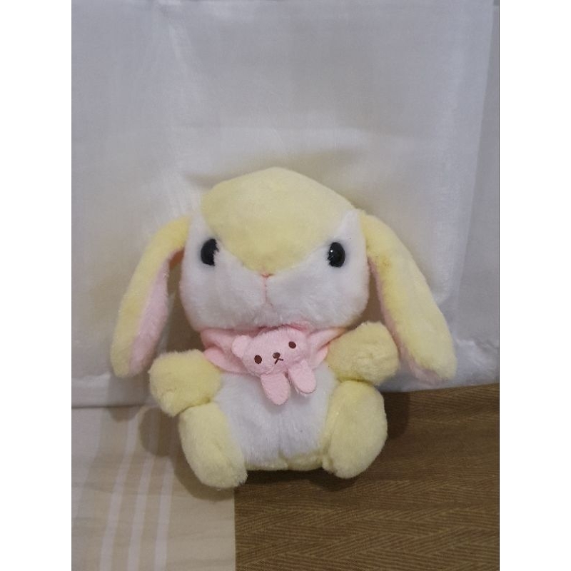 Amuse Boneka Kecil Bunny Loppy Loopy Kuning Syal Pink