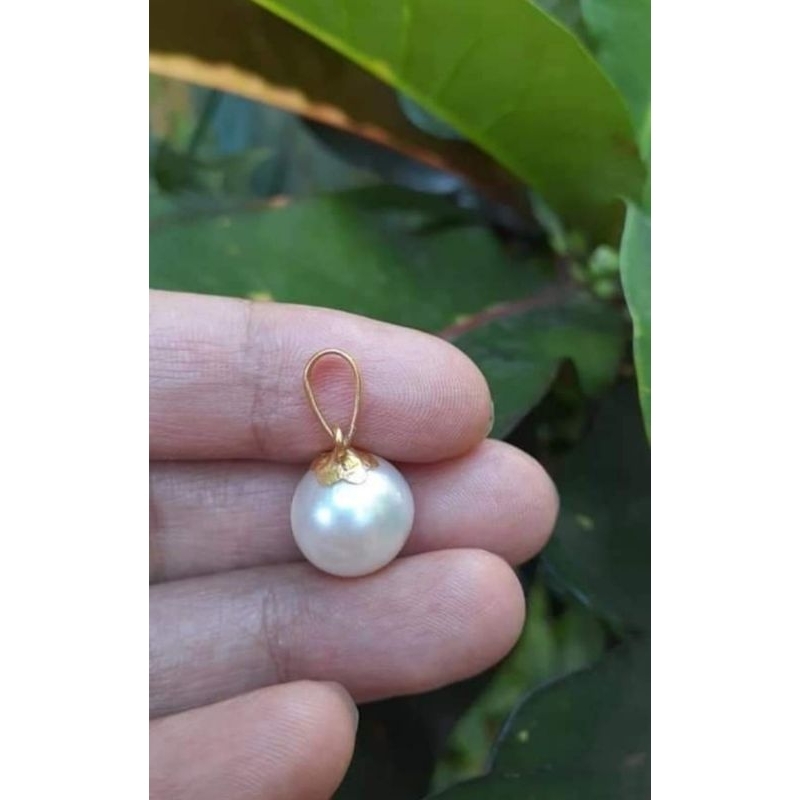 liontin emas mutiara laut