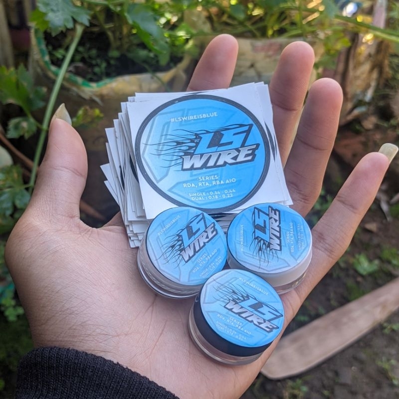 

stiker bulat 3mm 1 pasang(2pcs)