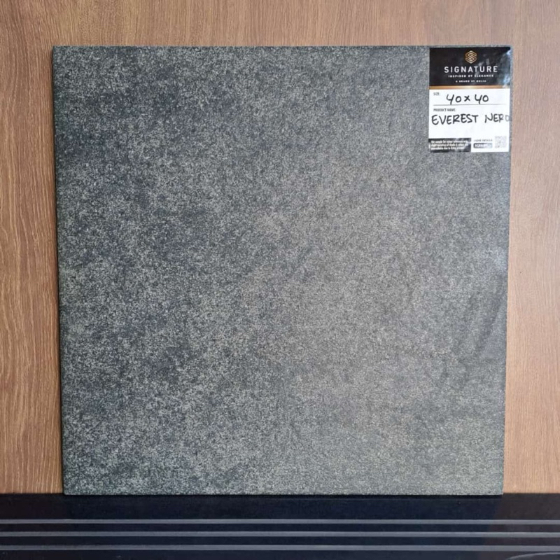 Keramik lantai mulia 40x40cm Everest nero